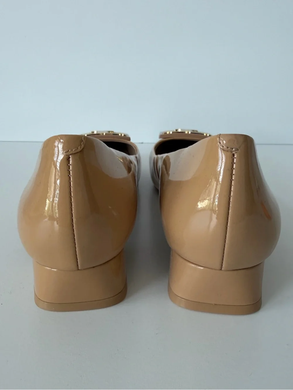 Tory Burch Gigi Tan/Nude Patent Leather Low Block Heel, Size 8